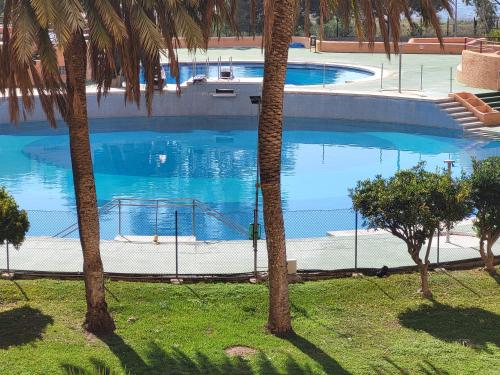 2 ch 2 SDB Piscines Terrasse Clim Wifi