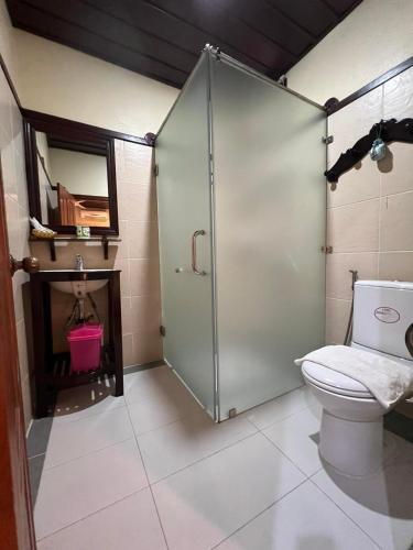 Deluxe Double or Twin Room with Balcony image 6