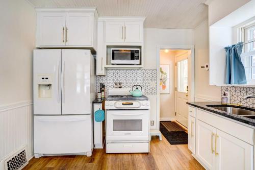 Charming Minneapolis Home Less Than 1 Mi to Lakes! in Minneapolis, USA