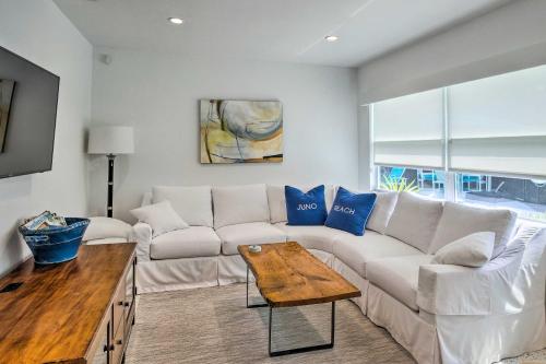 Juno Beach House with Private Pool Walk to Beach! in Juno Beach, USA