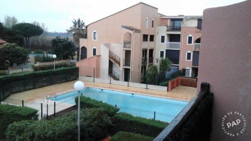 สระว่ายน้ำ, T1 bis avec piscine in กาเน-ต็อง-รุสซียง