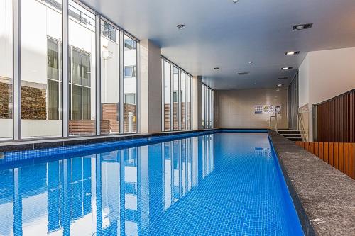 مسبح, كانبيرا ريكس هوتيل آند سيرفيسد أبارتمنتس (Canberra Rex Hotel and Serviced Apartments) in برادون