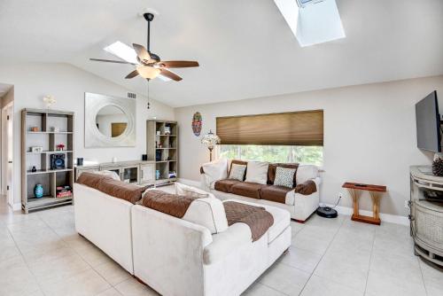 Waterfront Deltona Home with Pool and Screened Porch in Deltona, USA