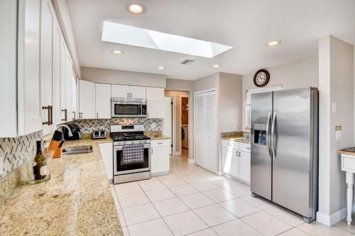 Waterfront Deltona Home with Pool and Screened Porch in Deltona, USA