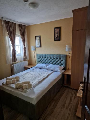 Etno kuca sa konacistem GOCKO - Hôtel - Vrnjačka Banja