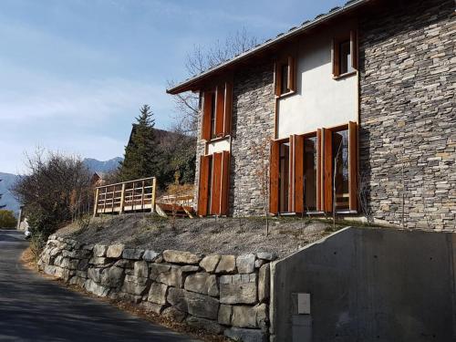 Maison Chalet design Briançon Serre Chevalier (Maison Chalet design Briancon Serre Chevalier) in Puy-Saint-Andre