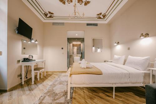 Executive Triple Room Ground Floor room in Neapolis 1897 Boutique Luxury Rooms