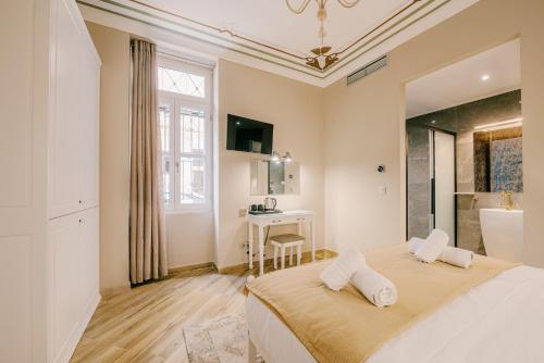 Executive Triple Room Ground Floor image 8