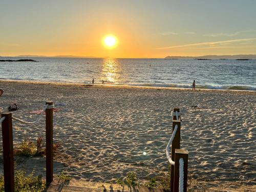 Beach, Villa Playa Portomayor BUEU in Sabarigo