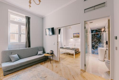 2 bedrooms, 3 beds