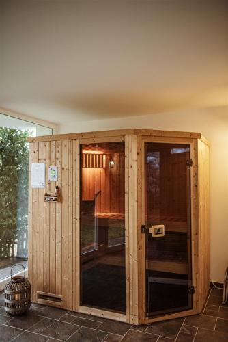 sauna, Hilltop Wellness Villa-big garden, sauna, hot tube in Mecsekoldal