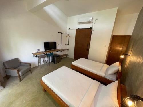 2 twin beds