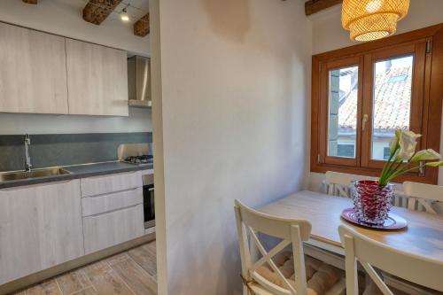 One-Bedroom Apartment image 1
