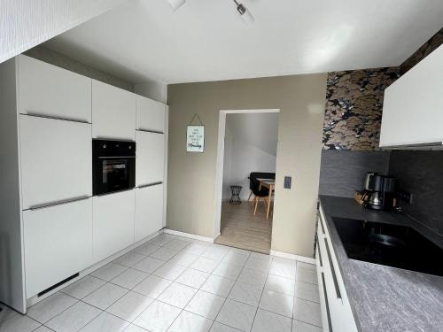廚房, Ferienwohnung auf der Moselhöhe - Nähe Koblenz und Cochem (Ferienwohnung auf der Moselhohe - Nahe Koblenz und Cochem) in 迪布利希