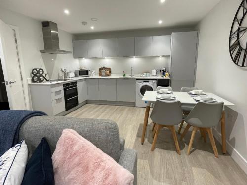 4 Putsborough - Luxury Apartment at Byron Woolacombe, only 4 minute walk to Woolacombe Beach!, Woolacombe (foto 7)