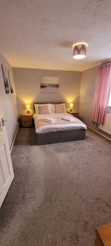 Rent Unique the Beeches 2bed - Apartment - Crawley