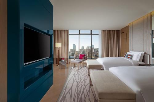 2 queen beds