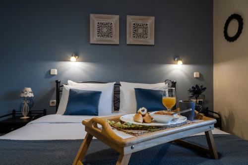 Double or Twin Room with Mountain View
