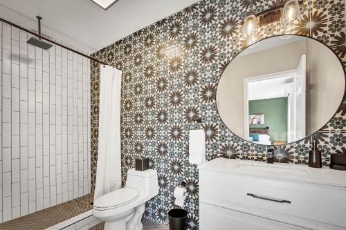 Single Bedroom - King Size. Heart of Downtown Vista in Vista, USA