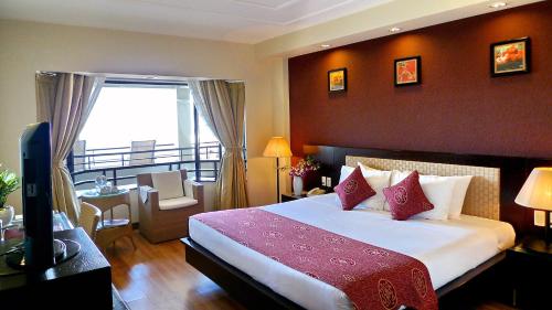 Superior Double or Twin Room image 4