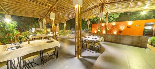 レストラン, Amraness Luxury Resort Sasan Gir in ササンギル