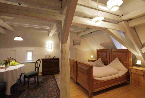 1 queen bed