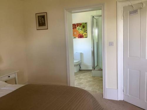 Baño, Church house in Worcestershire