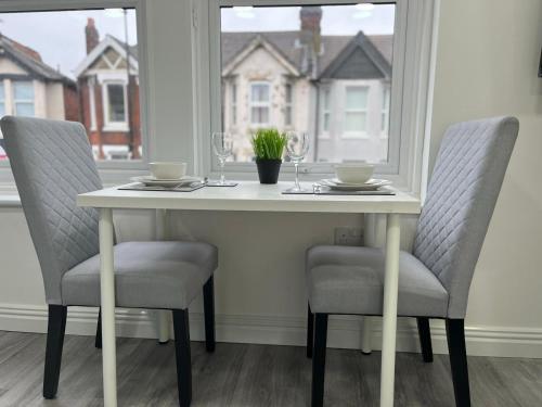 Зручності, Apartment in St Denys in Portswood