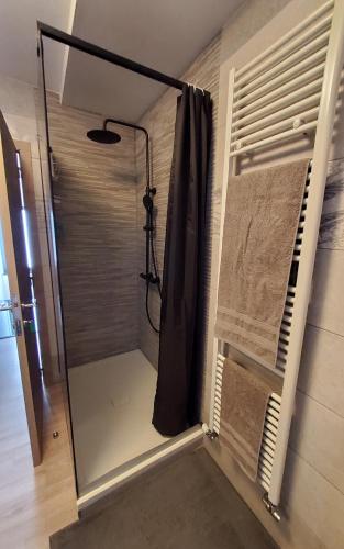 Chambre deluxe au 2ème étage, chambre double au 4ème étage NOT A HÔTEL, Bruselas (foto 10)
