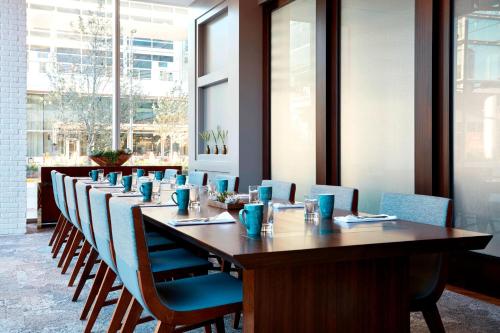 Marriott Marquis Houston - image 27