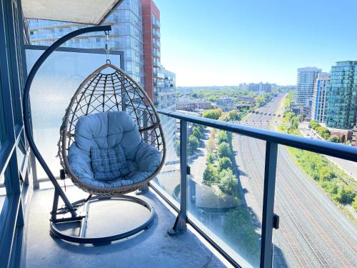 Exquisite Condo By Exhibition Place Downtown Toronto