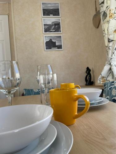 No. 1 Family Caravan at Golden Gate Holiday Centre, Sleeps 6