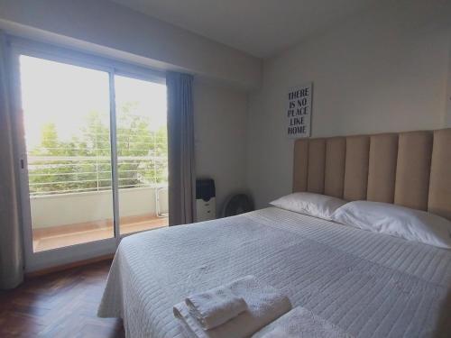 One-Bedroom Apartment image 5