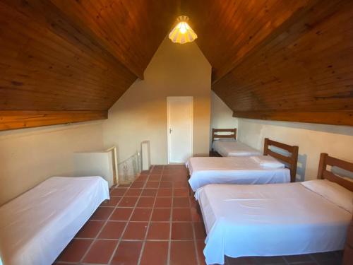 2 bedrooms, 6 beds