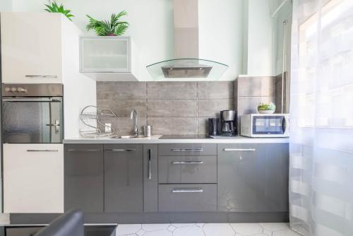 NOTRE DAME - Huge sunny modern 2BR flat - Terrace, Nice (fotografie 9)