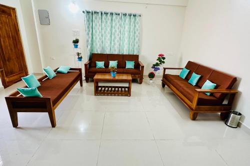 Tirupati Homestay - Ragunatha Resorts - 3BHK AC Apartments for large families - Best location - Flyover to Alipiri gate - Modular Kitchen - Super fast WiFi - Android TV - 250 Jio Channels - Easy access to visit all Temples