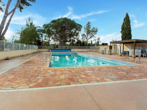 Mobile Home in La Londe-les-Maures with Terrace