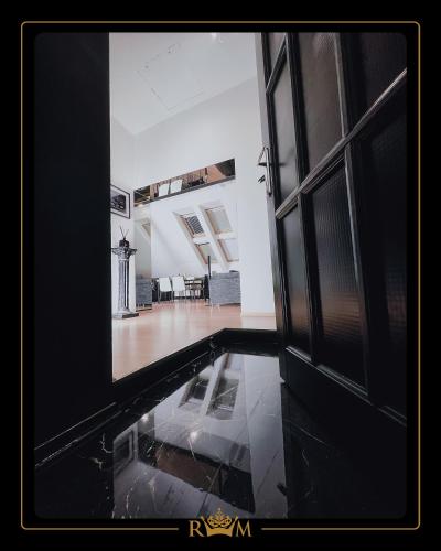 RM Luxury Apartment in Prague • 6 People • Free Parking • Pets, Прага (фото 3)