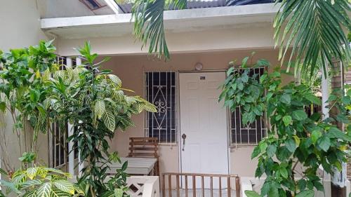 T&T - Tatty and Tony Guesthouse in Negril