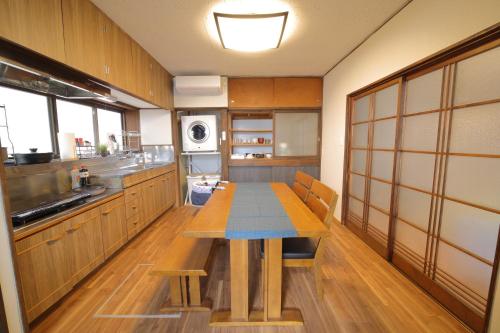 釣りスポットの松部漁港まで徒歩1分-ファミリー&釣り好きに大人気の宿 - Katsuura