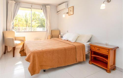 One-Bedroom Apartment in Las Chapas - image 2