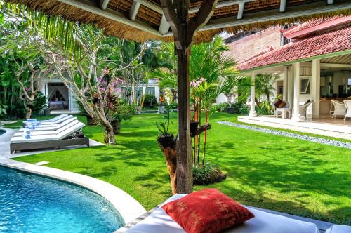 Five-Bedroom Villa with Private Pool image 4