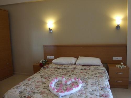 Hotel Leytur - main image