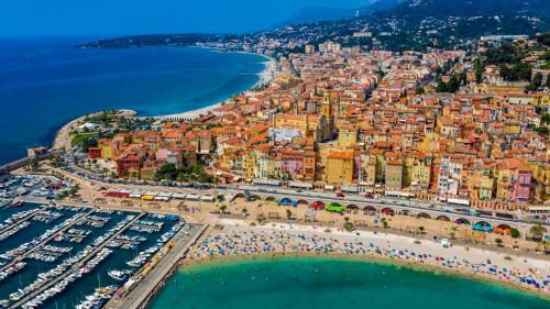 Corso Home- central apartment in Menton - Tap to explore photos