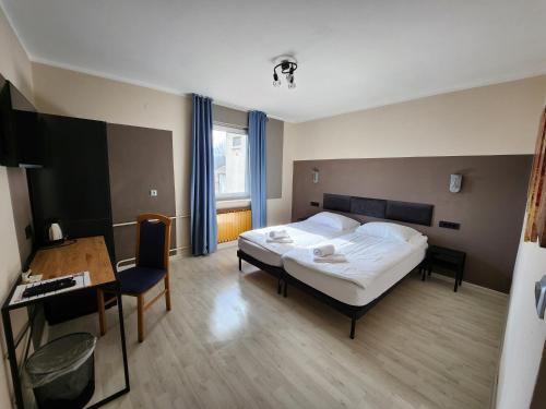 2 twin beds