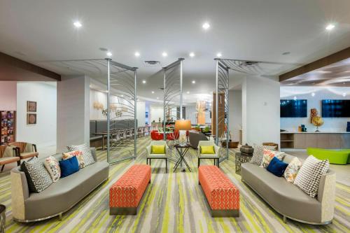 TownePlace Suites by Marriott Orlando at SeaWorld - image 9