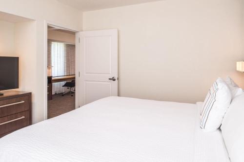 Residence Inn by Marriott Decatur - image 11