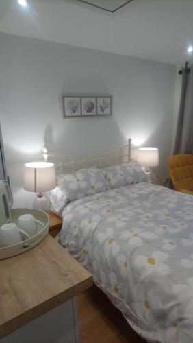 1 bedroom guest suite near city centre. - Apartment - Gloucester