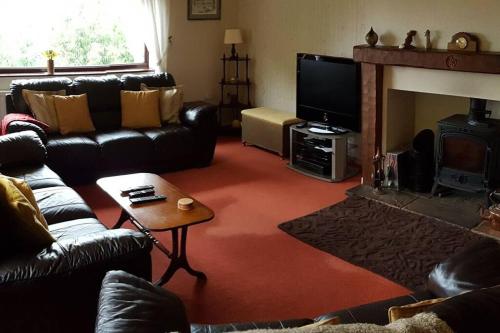 Halsteads: peaceful location, stunning views in Kirkby-in-Furness
