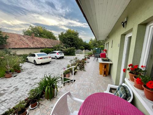 Györe Vendégház Galambok (Gyore Vendeghaz Galambok) in Galambok